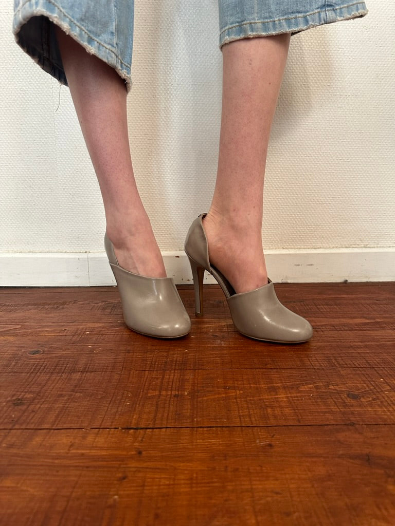 Chloé Asymmetric Pumps
