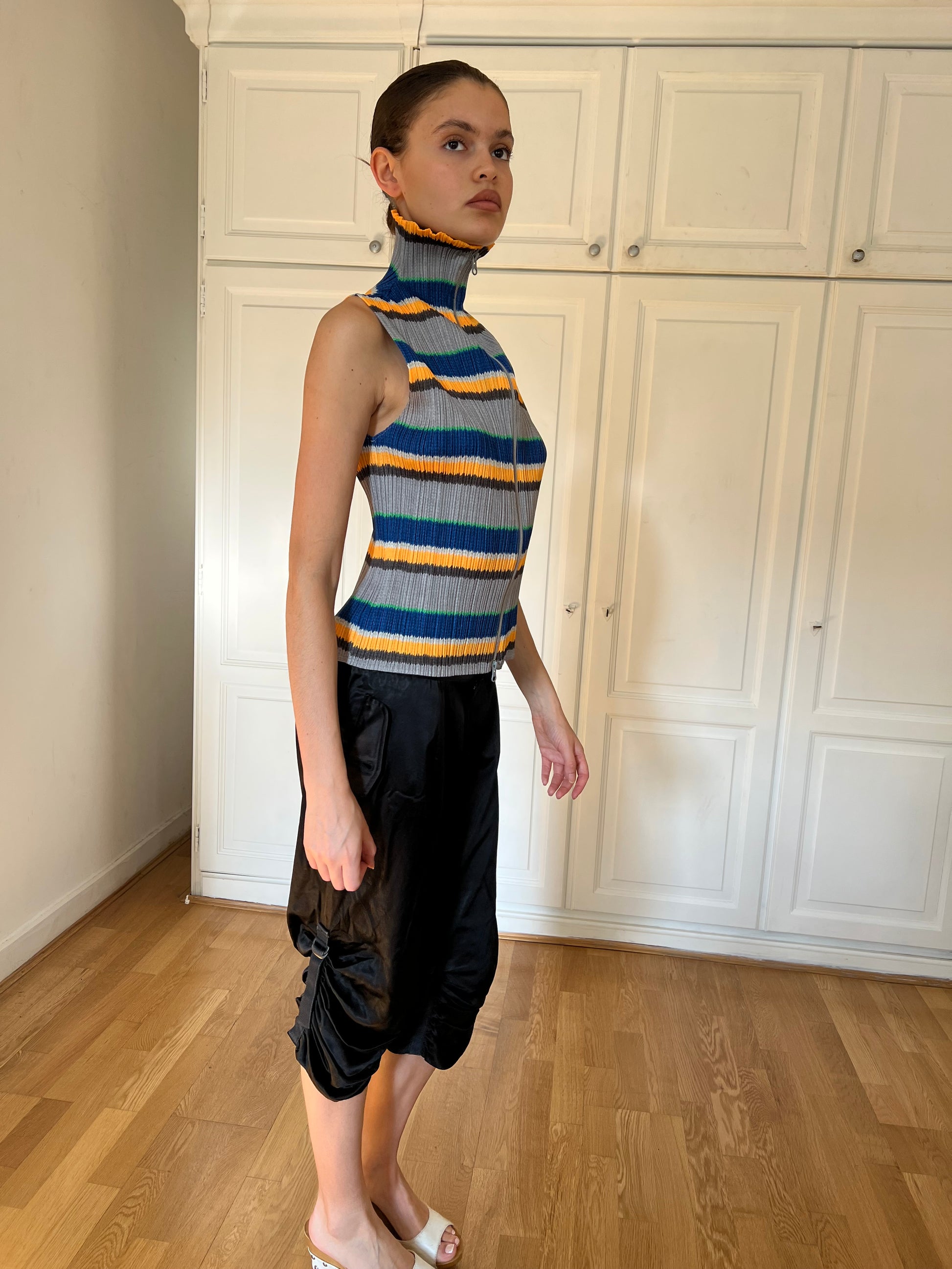 Issey Miyake Capri