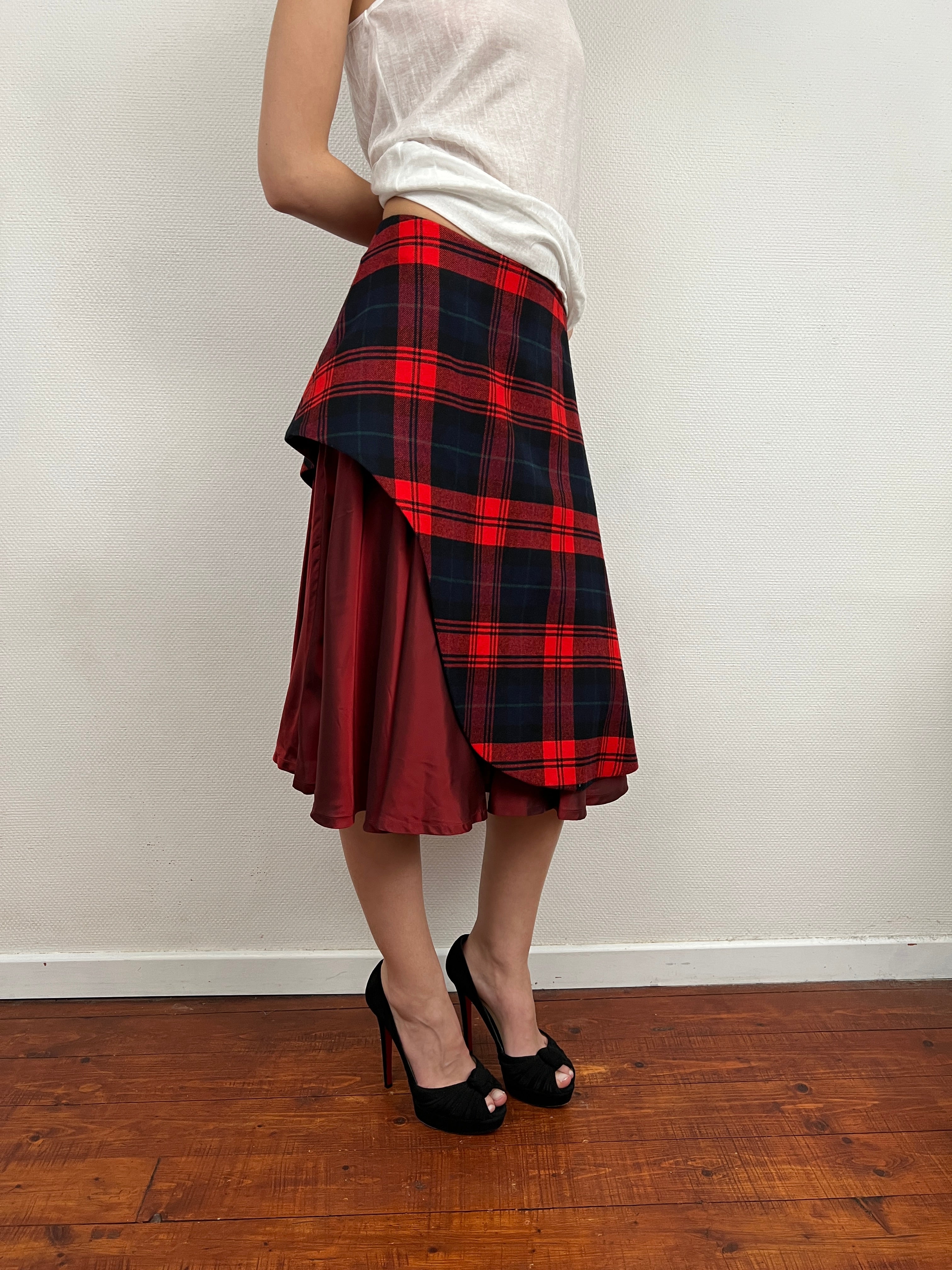 2020 Noir kei ninomiya skirt