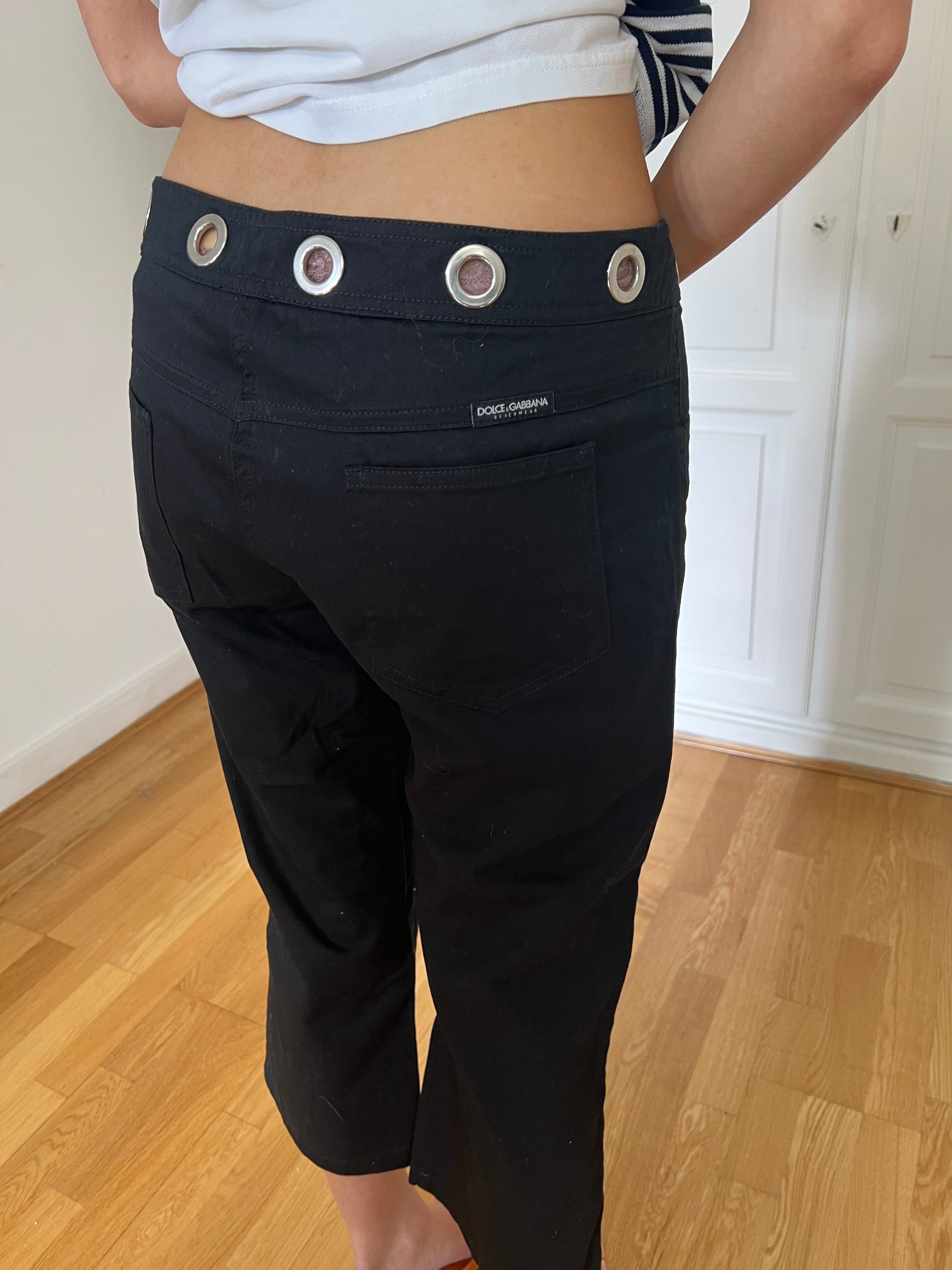 D&G Eyelets Capri
