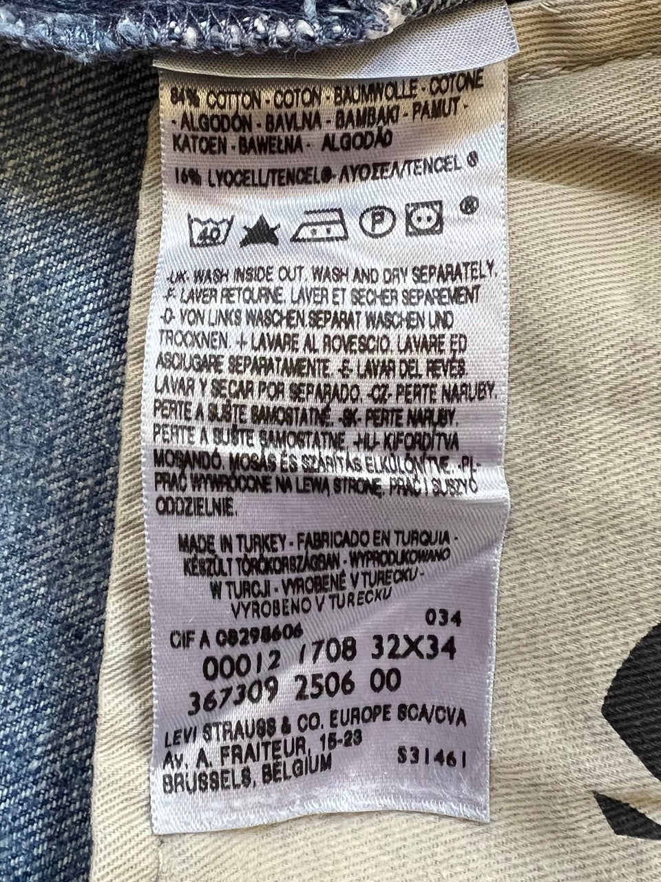 Levi's engineered Jean