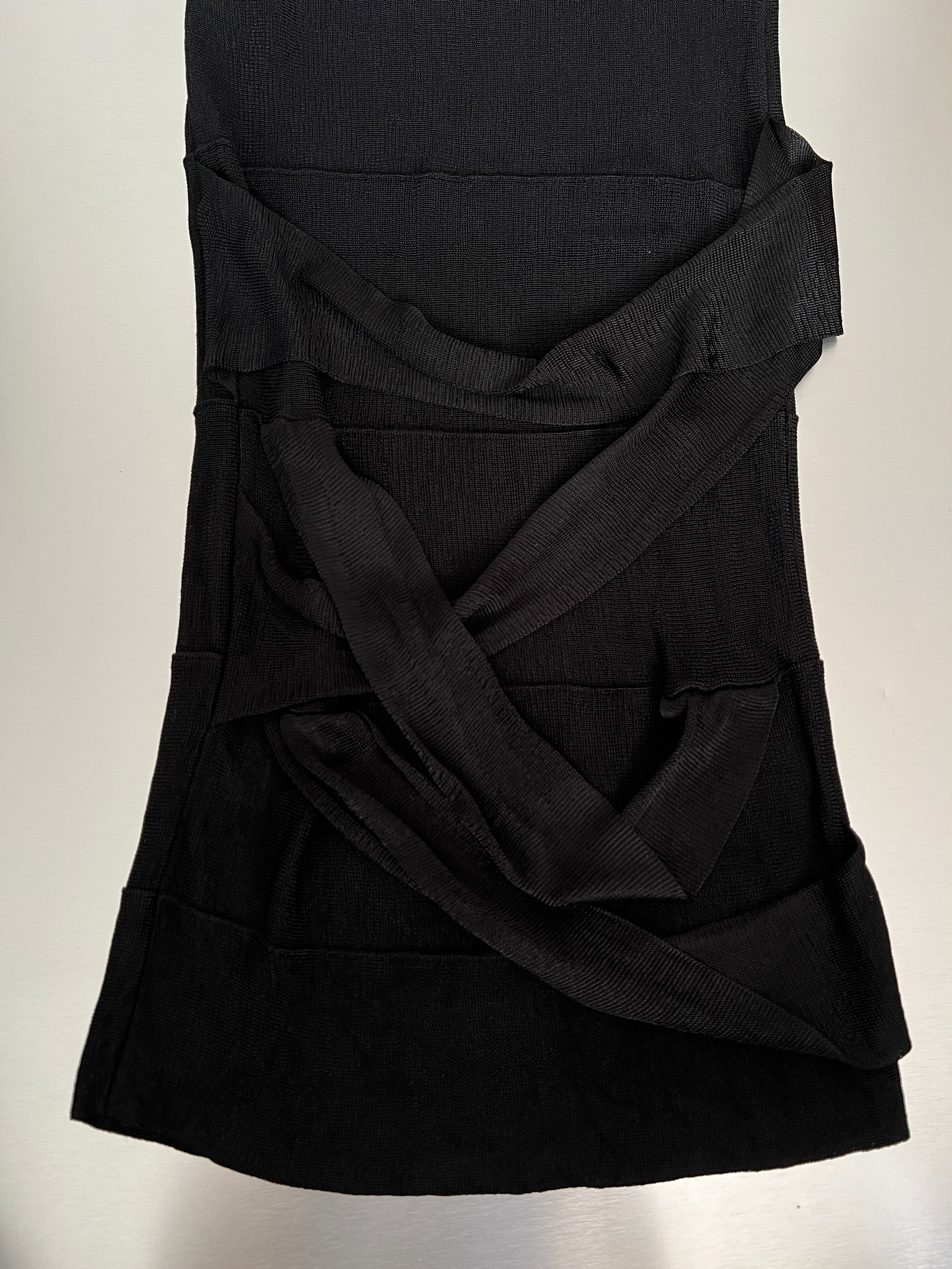 Rare FW02 Gucci Tom Ford cut-out skirt