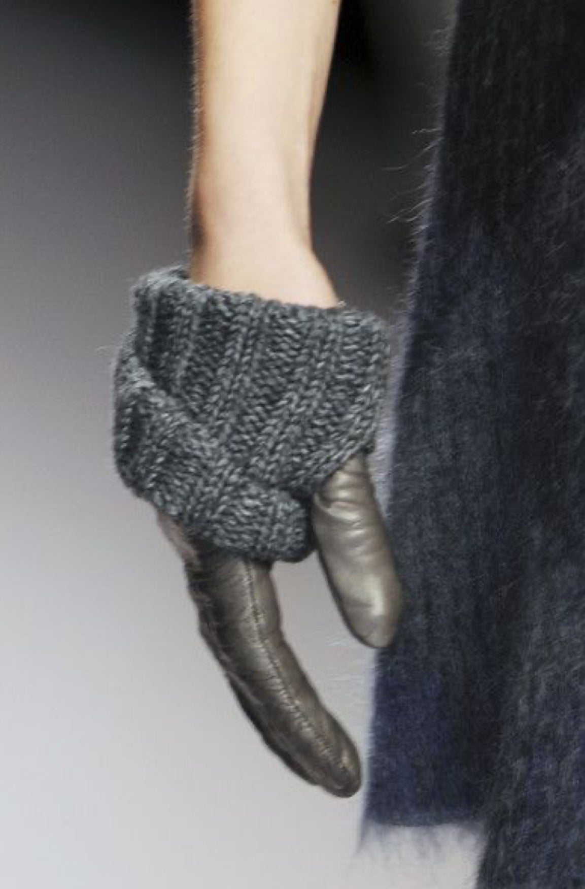 Sportmax RUNWAY FW 2010 Gloves