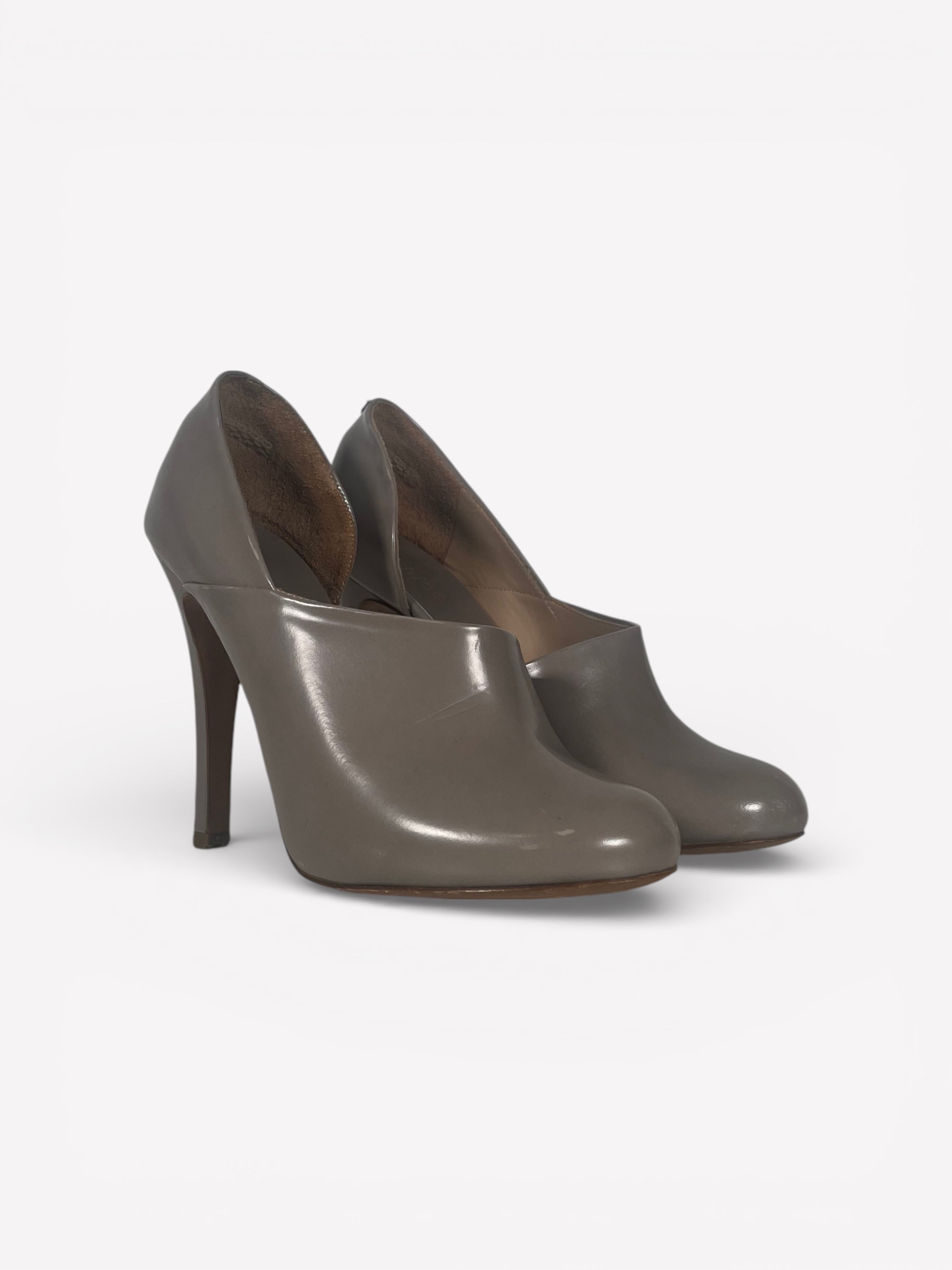 Chloé Asymmetric Pumps