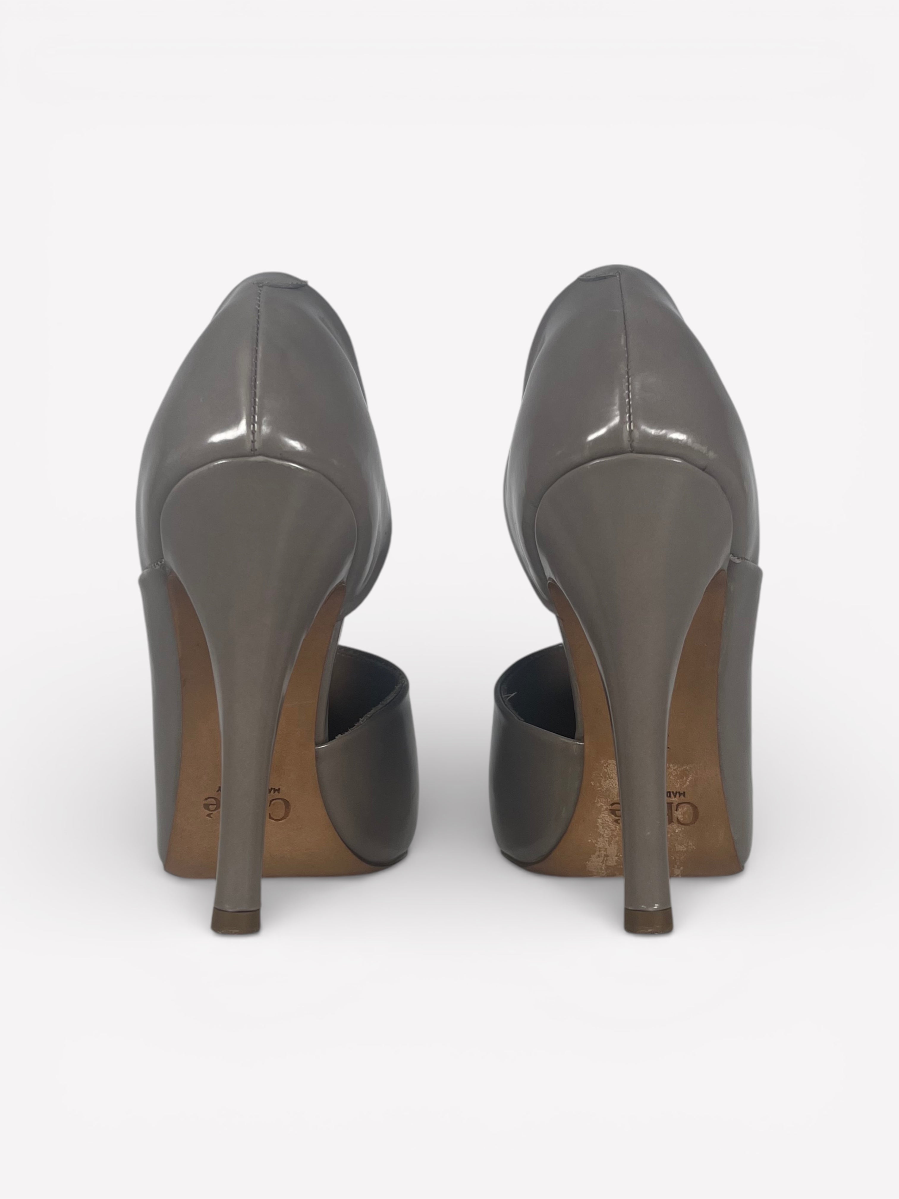 Chloé Asymmetric Pumps